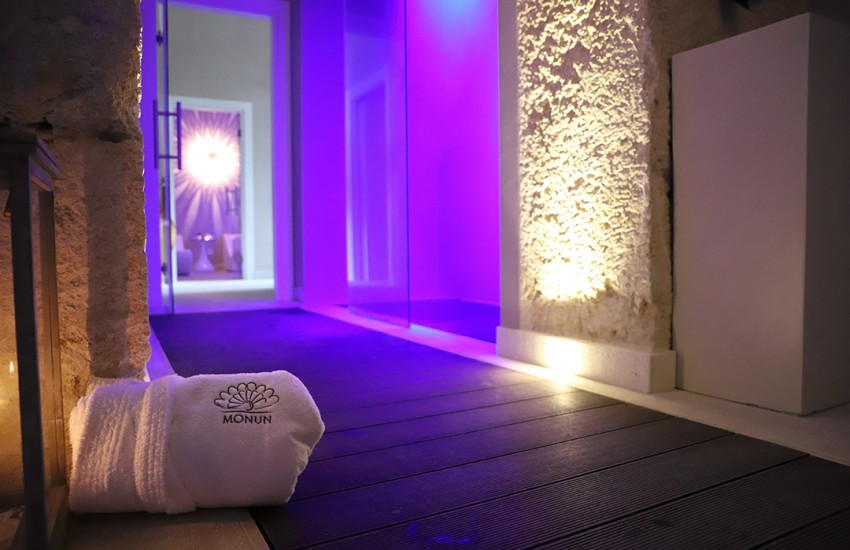 Una notte al Monun Hotel